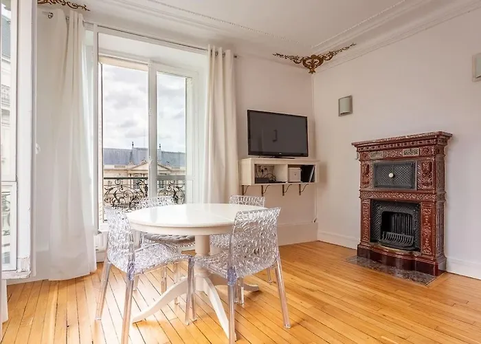 Apartment Le Marais, Fantastic View On Archives Nationales